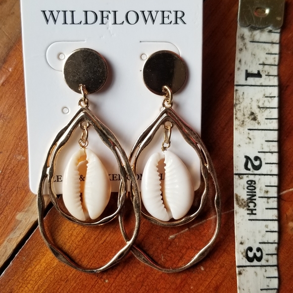 Goldtone Cowrie Shell Pierced Earrings - Picture 7 of 8